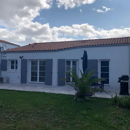 La Rose Tremiere ヴィラ サン・ピエール・ドレロン